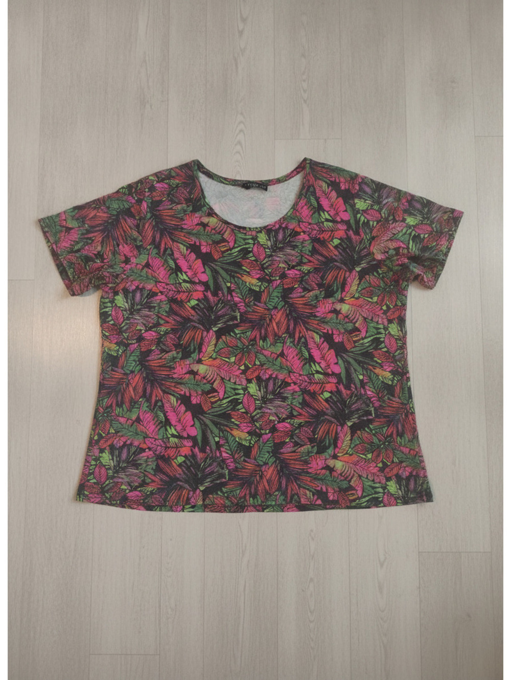 Catherines Plus Size 3X Tropical Leaf Print Short Sleeve Relaxed Tunic Top